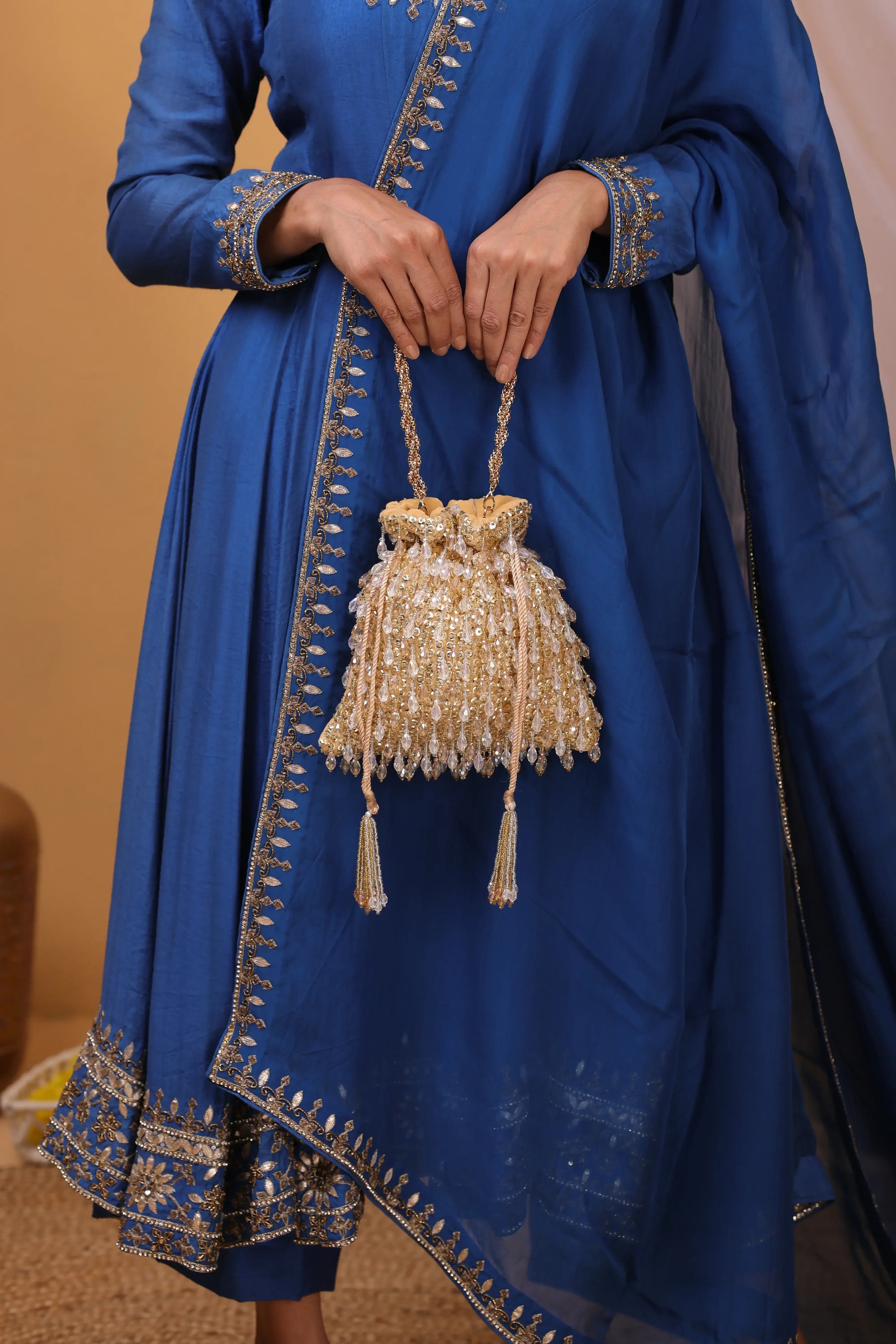 golden-potli-bag